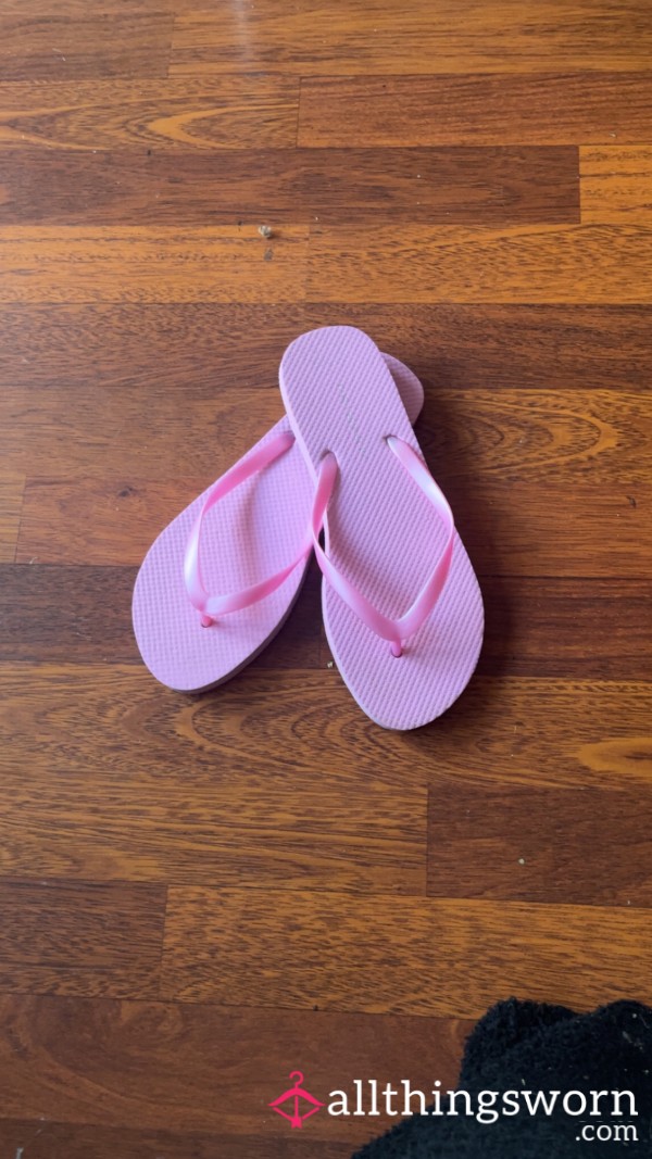 Pink Flip Flops 🌸