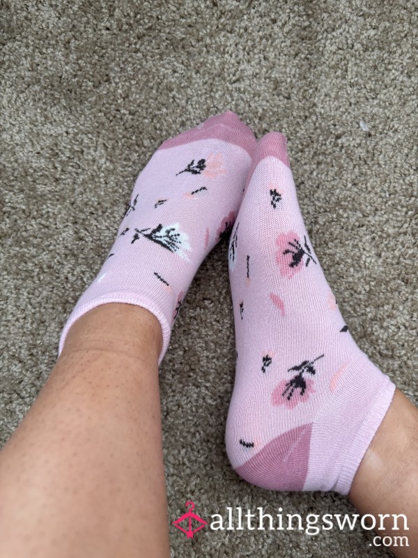 Pink Flor*l Ankle Socks