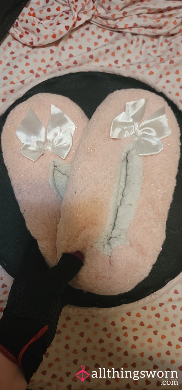 ♥Pink Fluffy, Glittery Slippers♥ Well-loved♥ 24hr Wear ♥