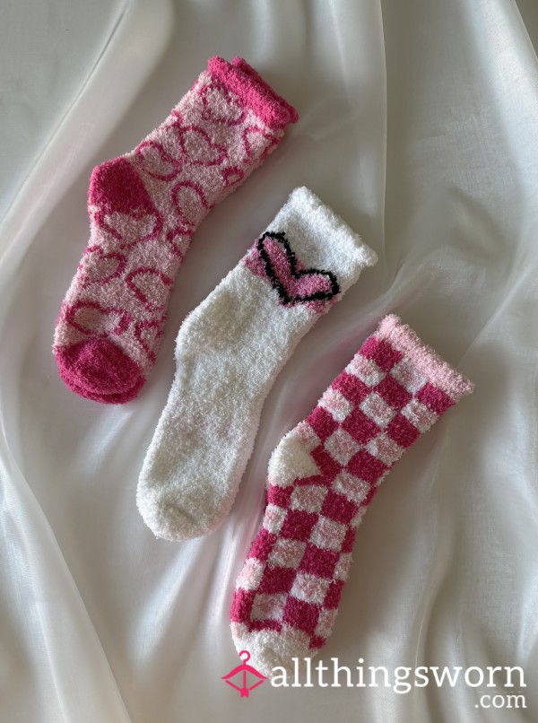 ( ⸝⸝•ᴗ•⸝⸝ ) Fluffy Heart Socks ♡