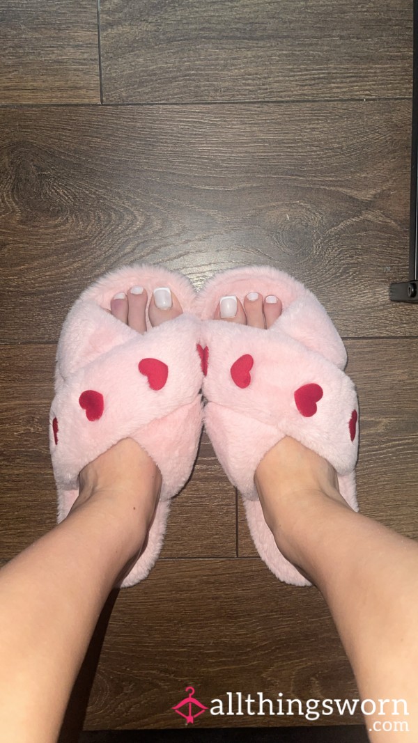 Pink Fluffy Slippers 💗