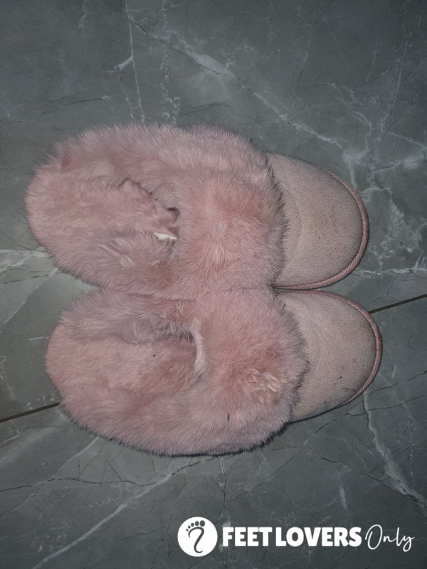 Pink Fluffy Slippers