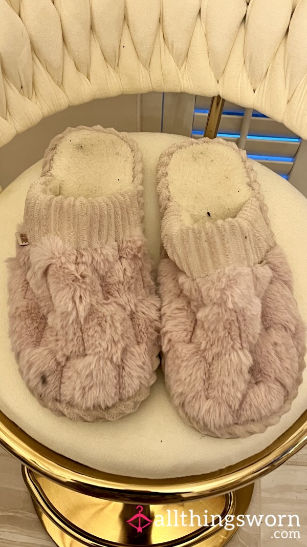 Pink Fluffy Slippers, Size 8