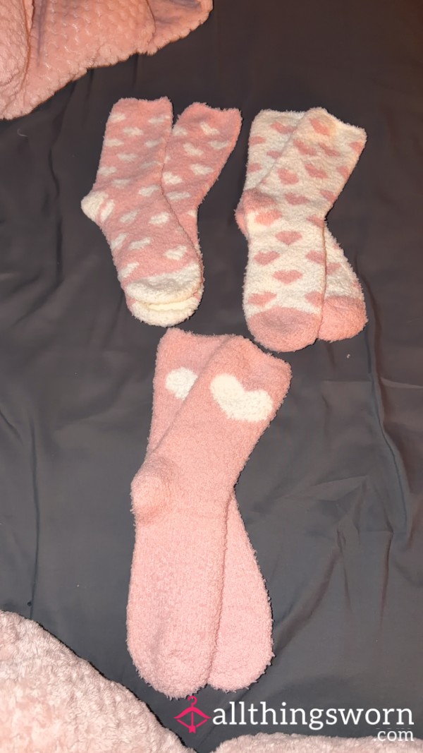 Pink Fluffy Valentine’s Day Socks 💋