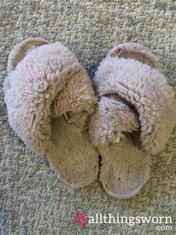 Pink Fuzzy Slippers Well-Worn, Size 7