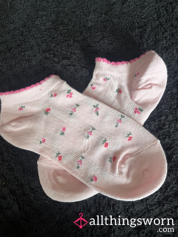 Pink Girly Socks With Flowers😍