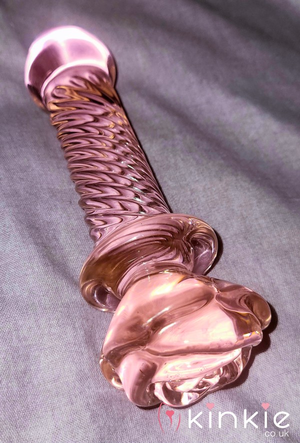 Pink Gla** Di**o