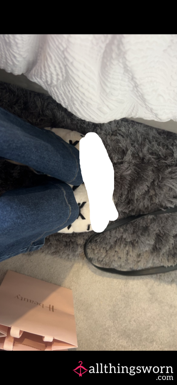 Pink Toe Pic In Fluffy Slippers