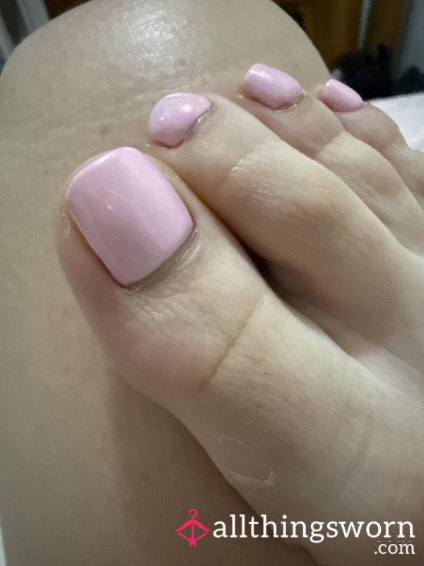 Pink Toes With Chrome Shine