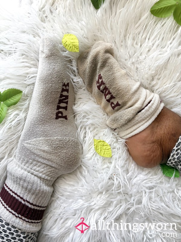 PINK Victoria’s Secret Scrunch Socks (burgundy)