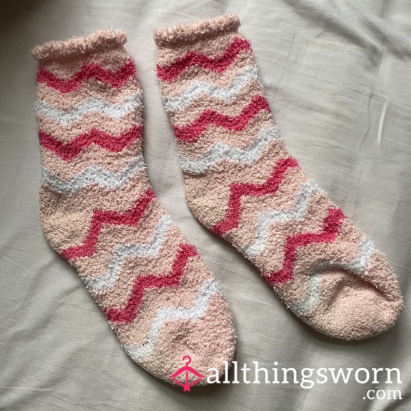 Pink Zigzag Fluffy Socks💕