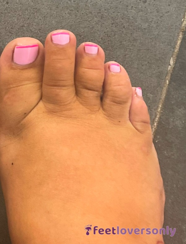Pinky Toes