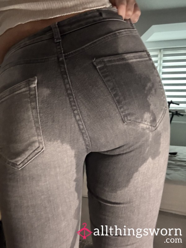 Pi*sing My Grey Jeans And Showing My Pu**y 3:28