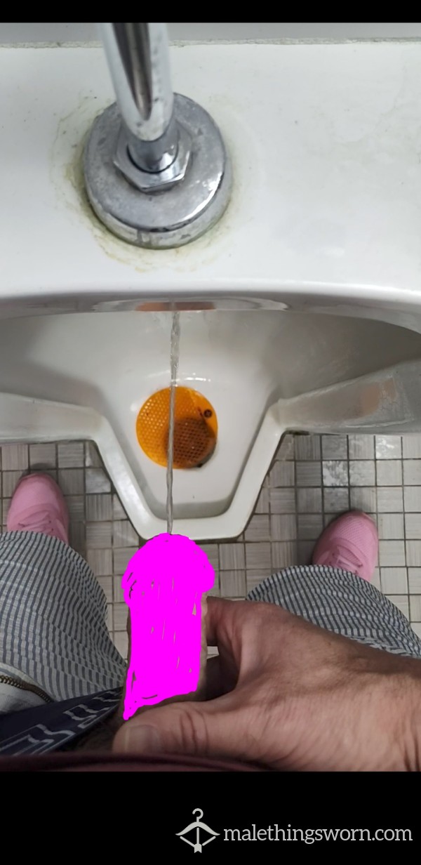 Pi*sing Public Urinal