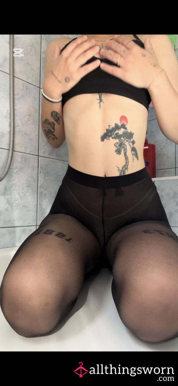 Pi*sing&playing With Di**o😍🥵