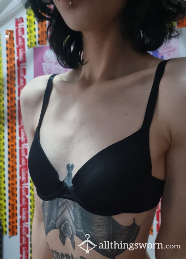 ♡ Plain Black Underwire Bra With Some Padding ♡ Size 10A ♡ 24hr/12hr/video Request Wear ♡