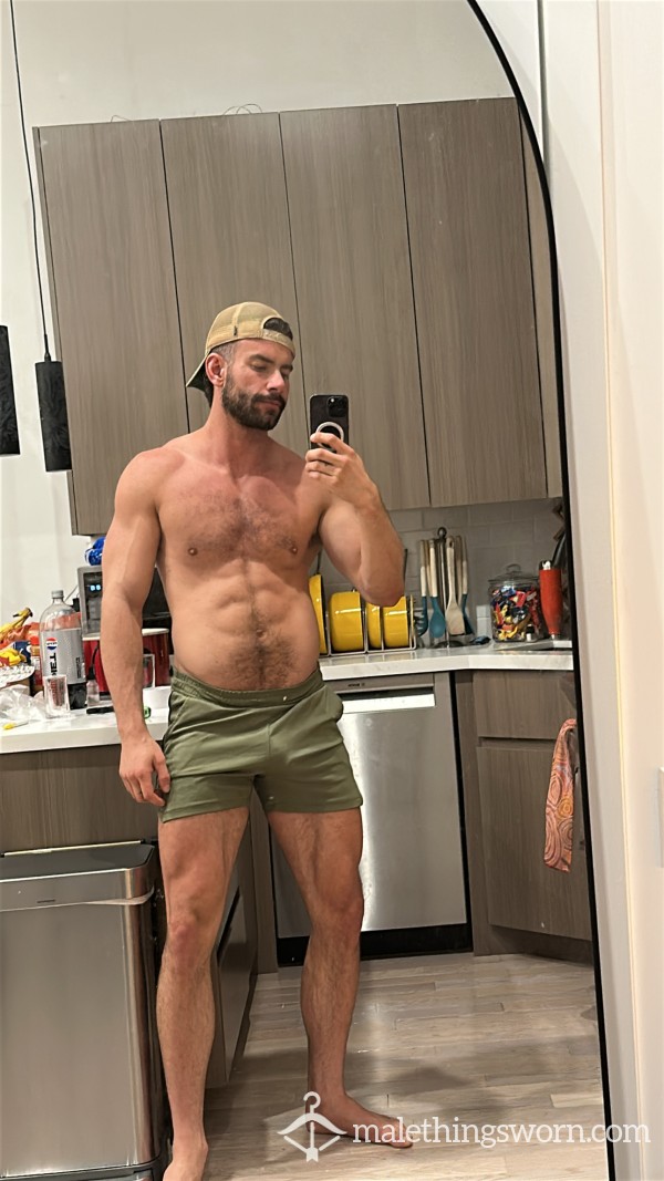 How’s My Bu*t Look?
