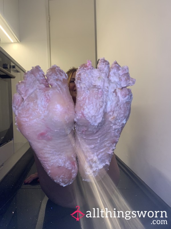 Playing D̶i̶r̶t̶y̶ Sweet 😇🔞🫦🍰