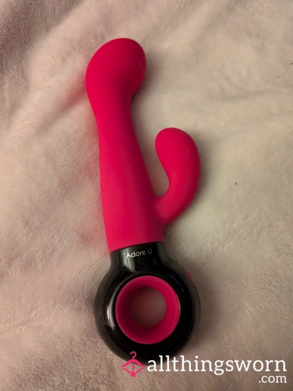 Playing In Bed With My Vibrator