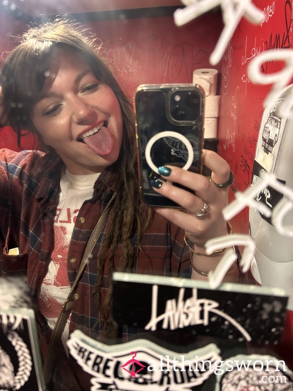 Playing In The Public Bathroom 🫦👅