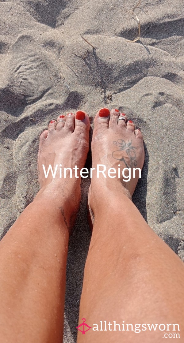 WinterReign Playing In The Sand With My Feet