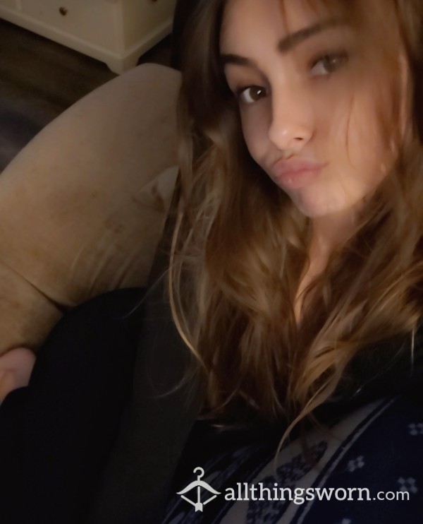 Playing With My Tight Kitty 😈