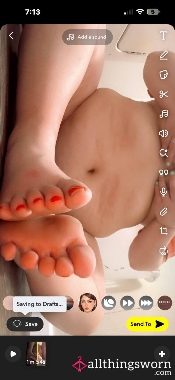 Playing With My Tits And Feet For You..😏🤤