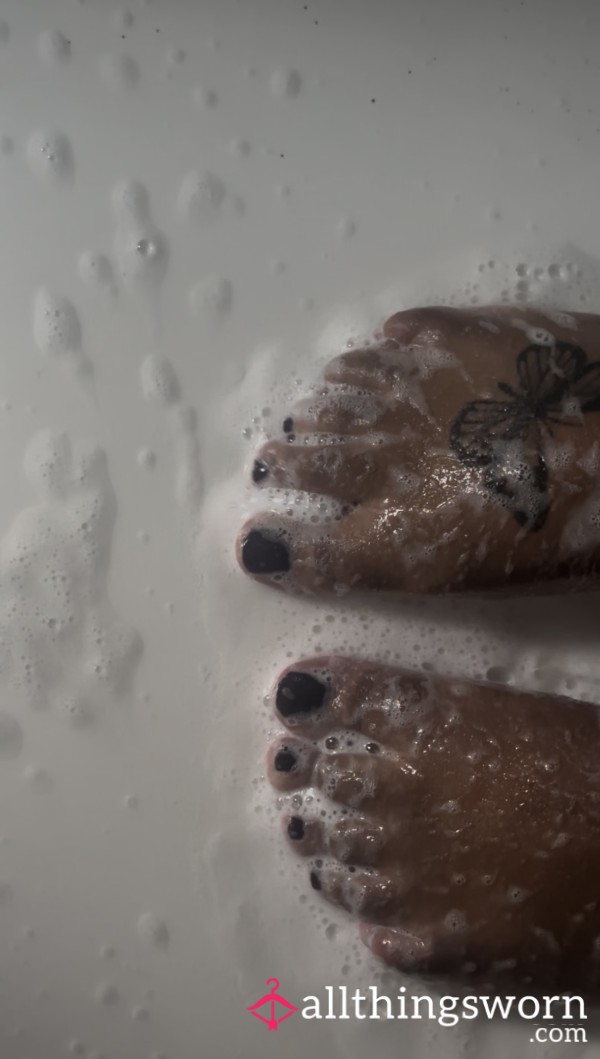 Playing With Suds In The 🚿💦