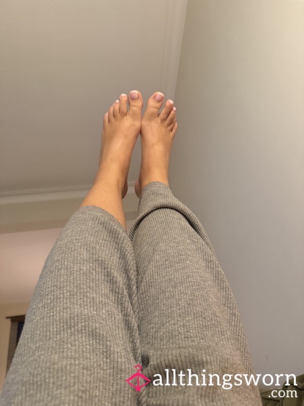Plenty Of Feet Pics For Your Pleasure 😍
