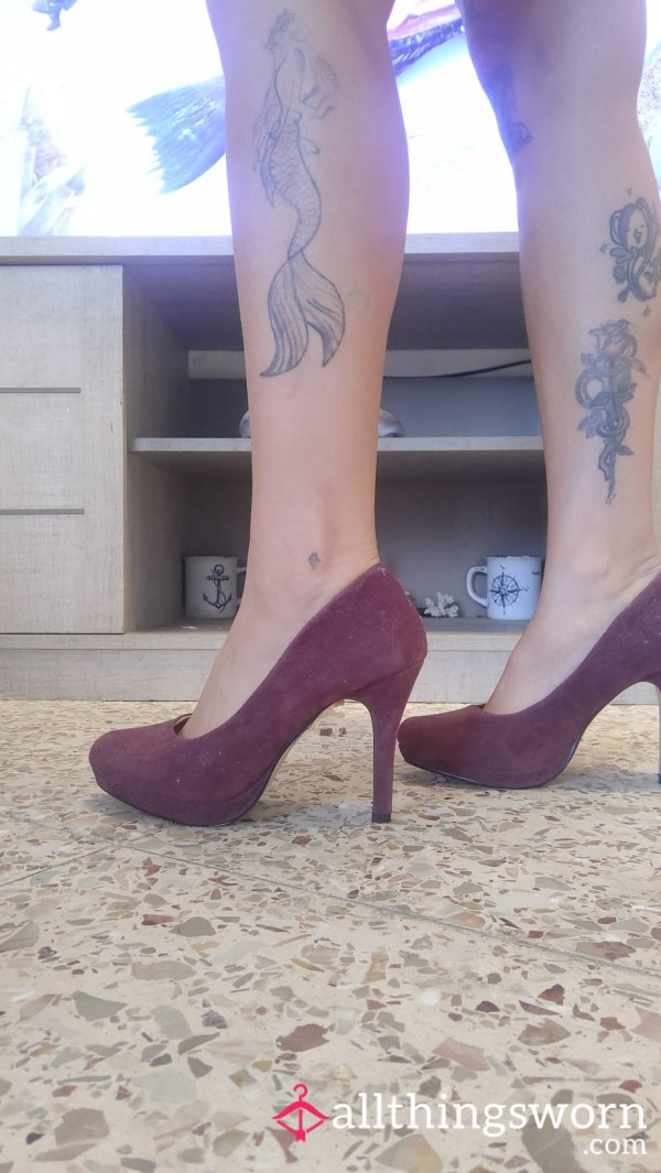 Pointed-toe Heels.