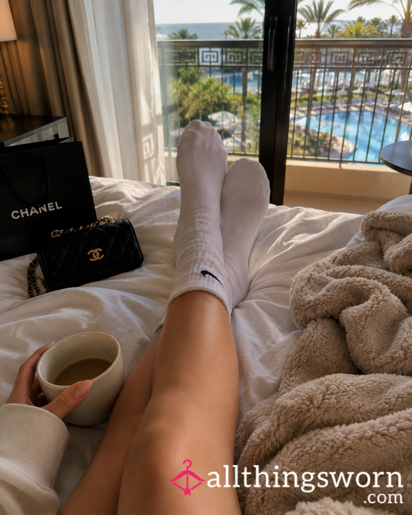 P**lside Cozy Mornings ☀️🧦