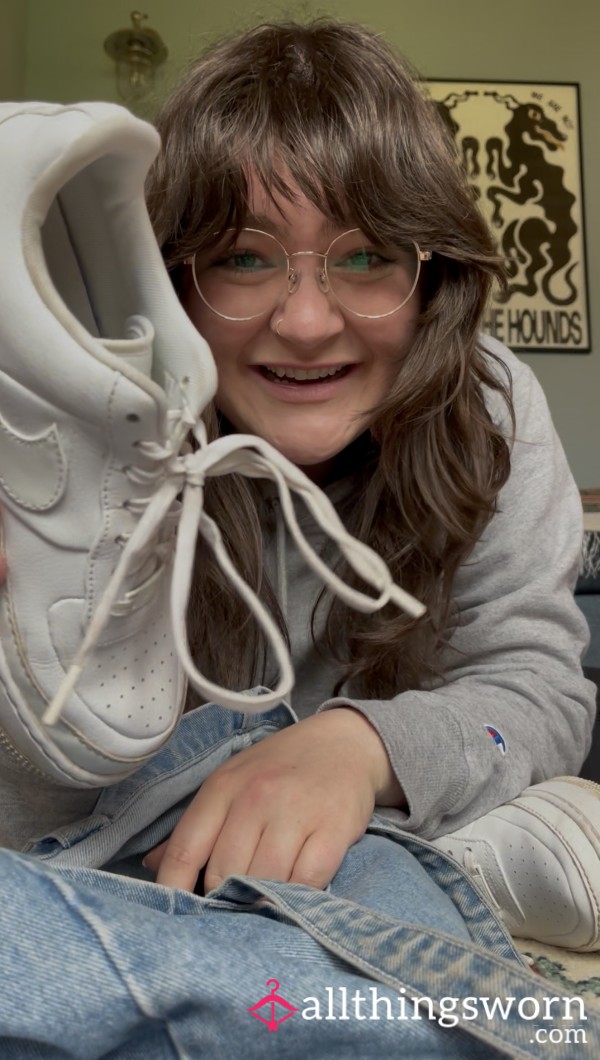 Popular Girl Tricks You Into Sniffing Her Stinky Sockless Nike AF1s