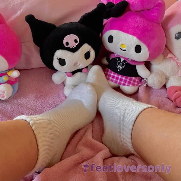 Posing With My Stuffies •⩊•
