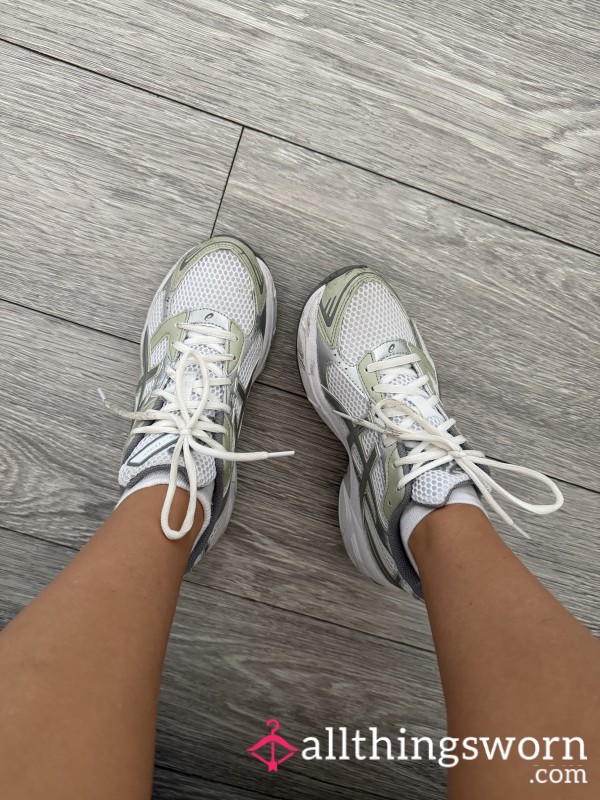Post Sweaty Gym Work Out - Take My Trainers And Socks Off With Me