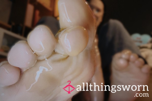 POV/ JOI Footjob With Honey 🍯