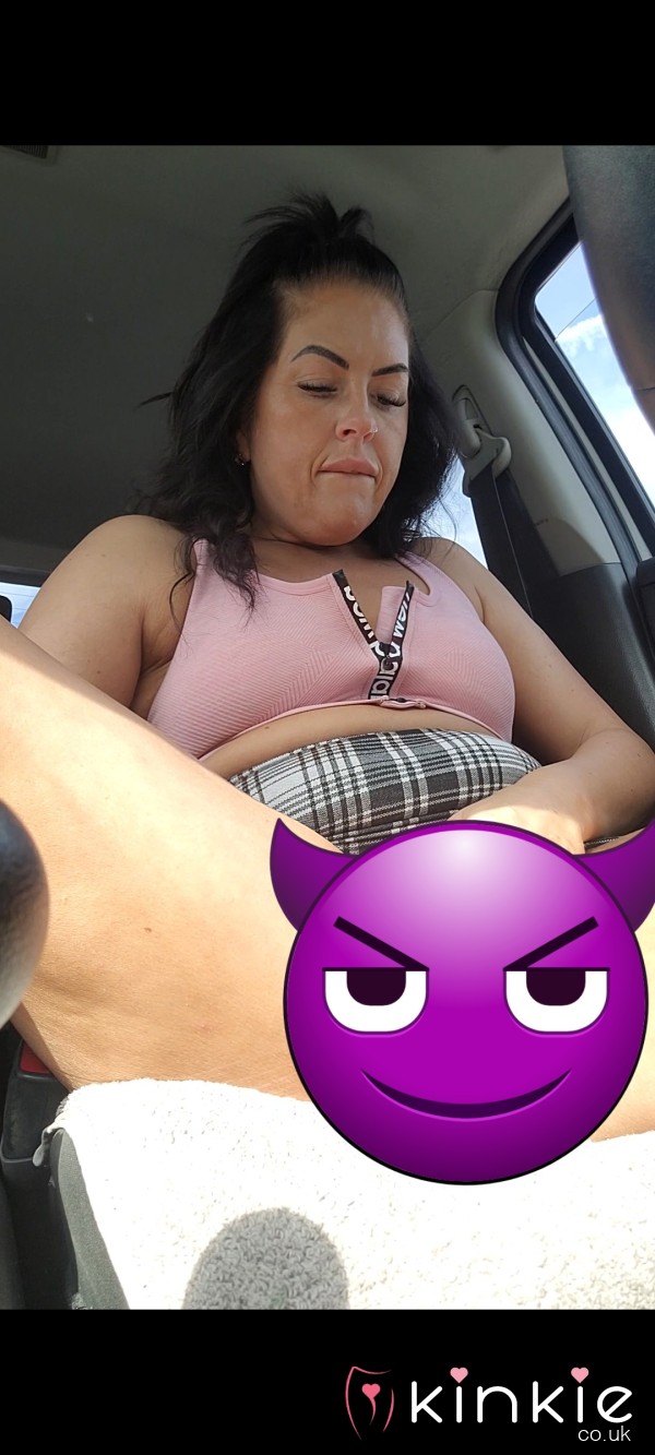 POV Sat In My Car In A Carpark Bored Waiting For My Friend So I Get Myself Off And Squirt Everywhere!