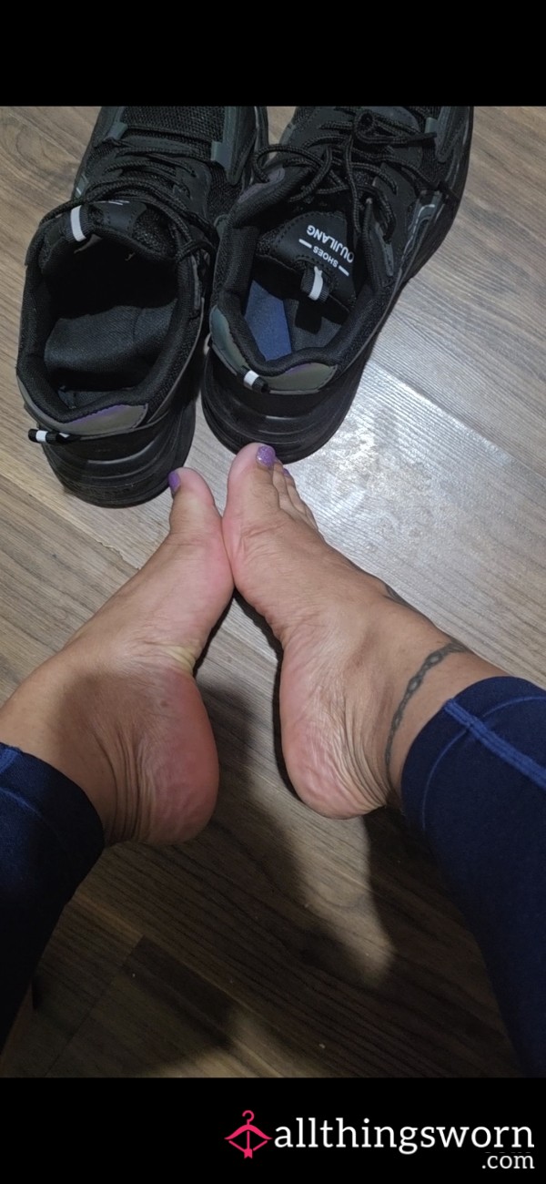 POV: Sockless Trainer Removal After Shift (54s)