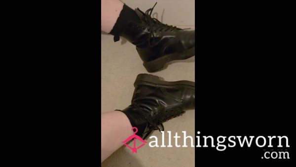 Pre-made Fast Shoeplay Video.