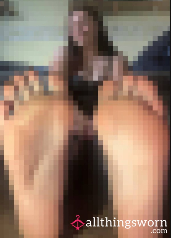 PRE-MADE FOOT PICS 🖤👣