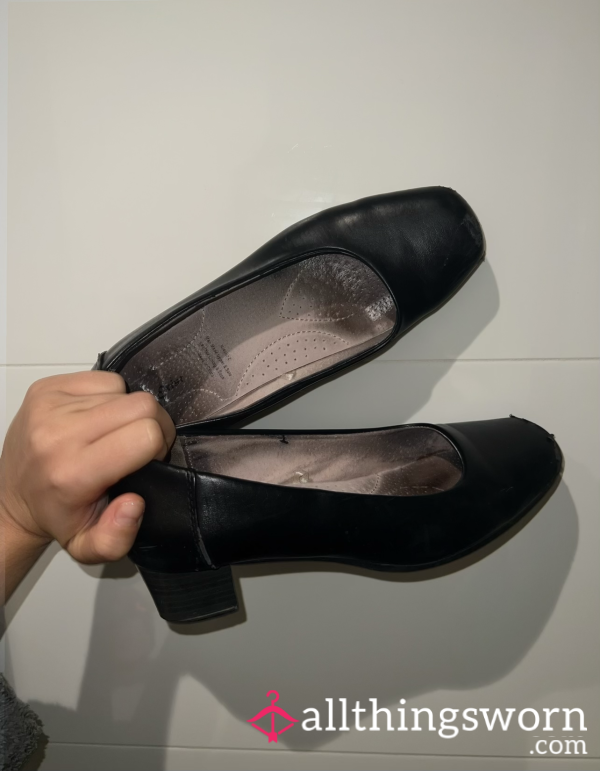 EXCLUSIVE Preloved Flight Attendant Shoes
