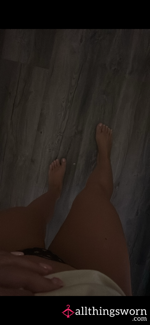 Pretty And Tan Toes, Who Wants To Suck 🤭👸🏽