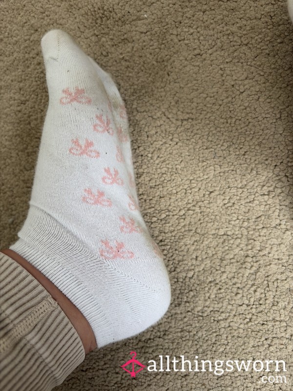 Pretty Bow Worn Socks