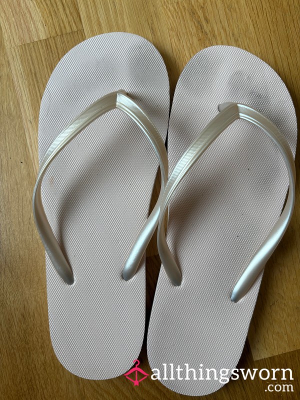 Pretty Cream Flip Flops