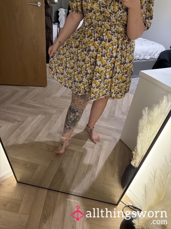 Pretty Dress (size 16)