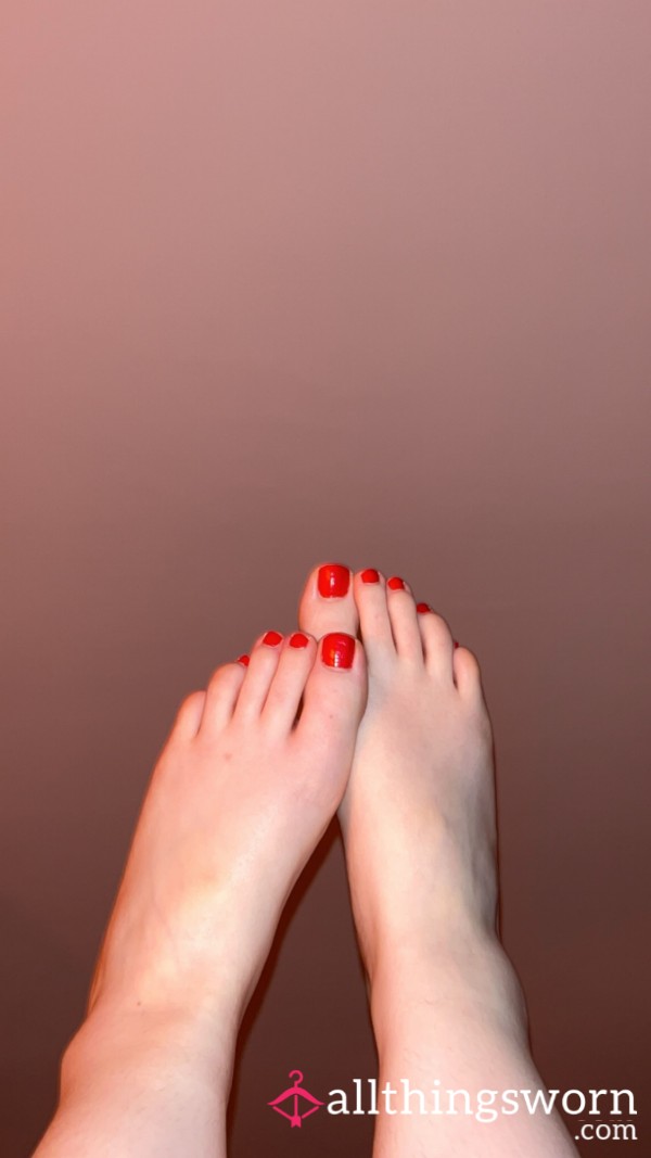 Pretty Feet Need Your Attention 💕
