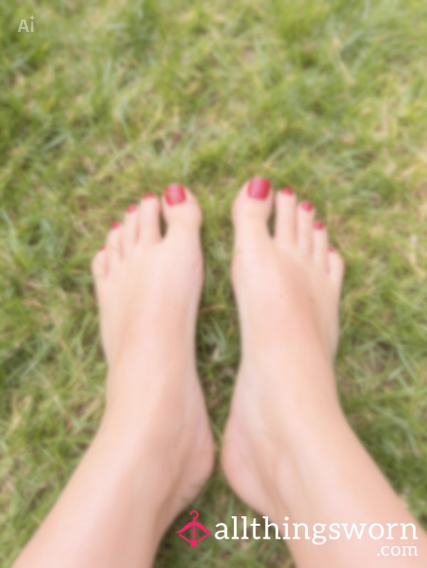 👣 “Pretty Feet, Pretty Problem…” 👣