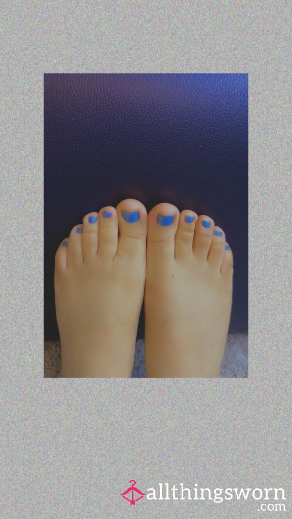 👣 Pretty Feet, Soft Soles, And A Little Bit Of Teasing.