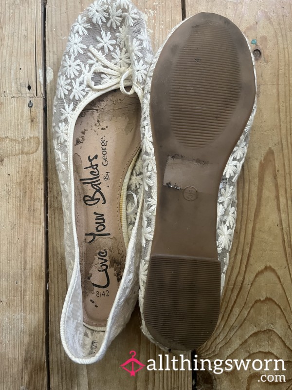 Pretty Filthy Cream Lace Flats