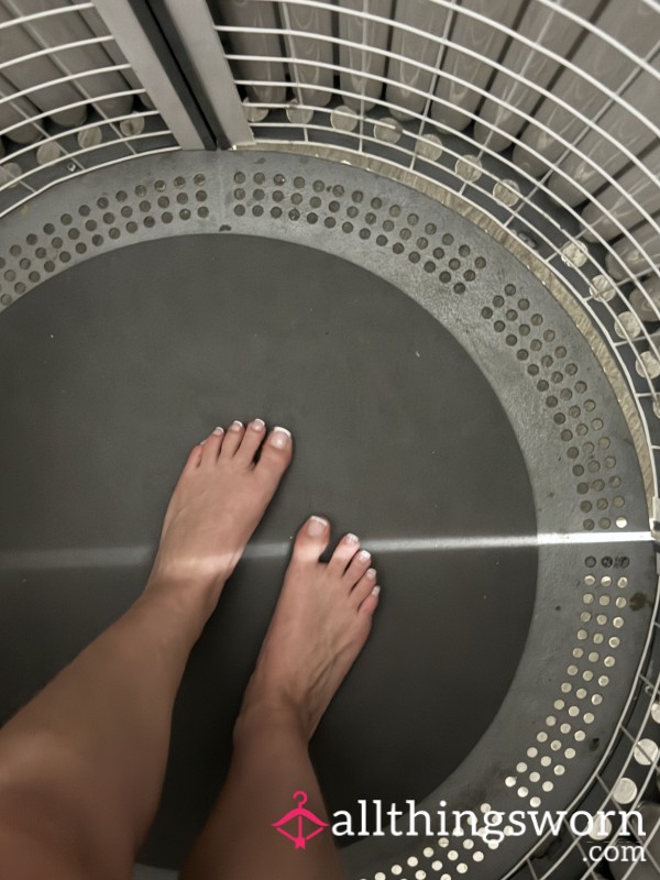 Pretty French Toes Straight Off The Sunbed