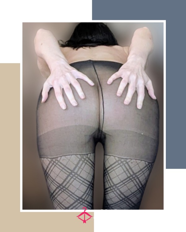 Pretty In Pantyhose